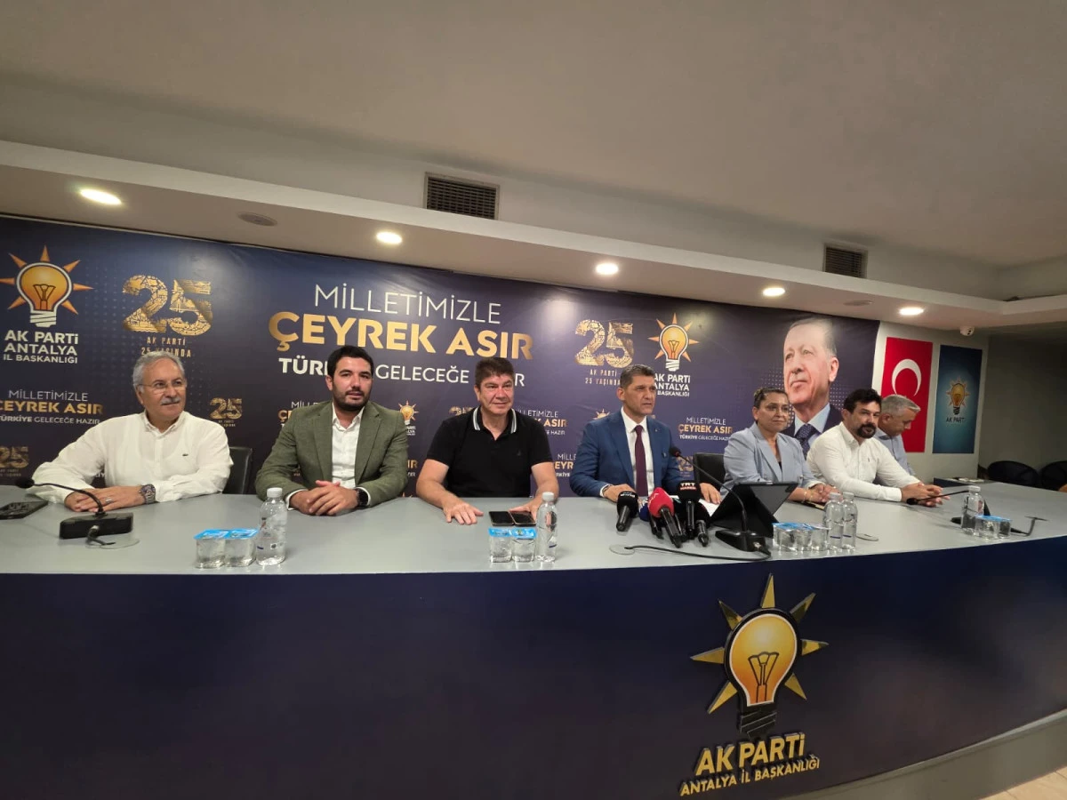 AK Parti Antalya'da 25 yıllık yolculuk anlatıldı