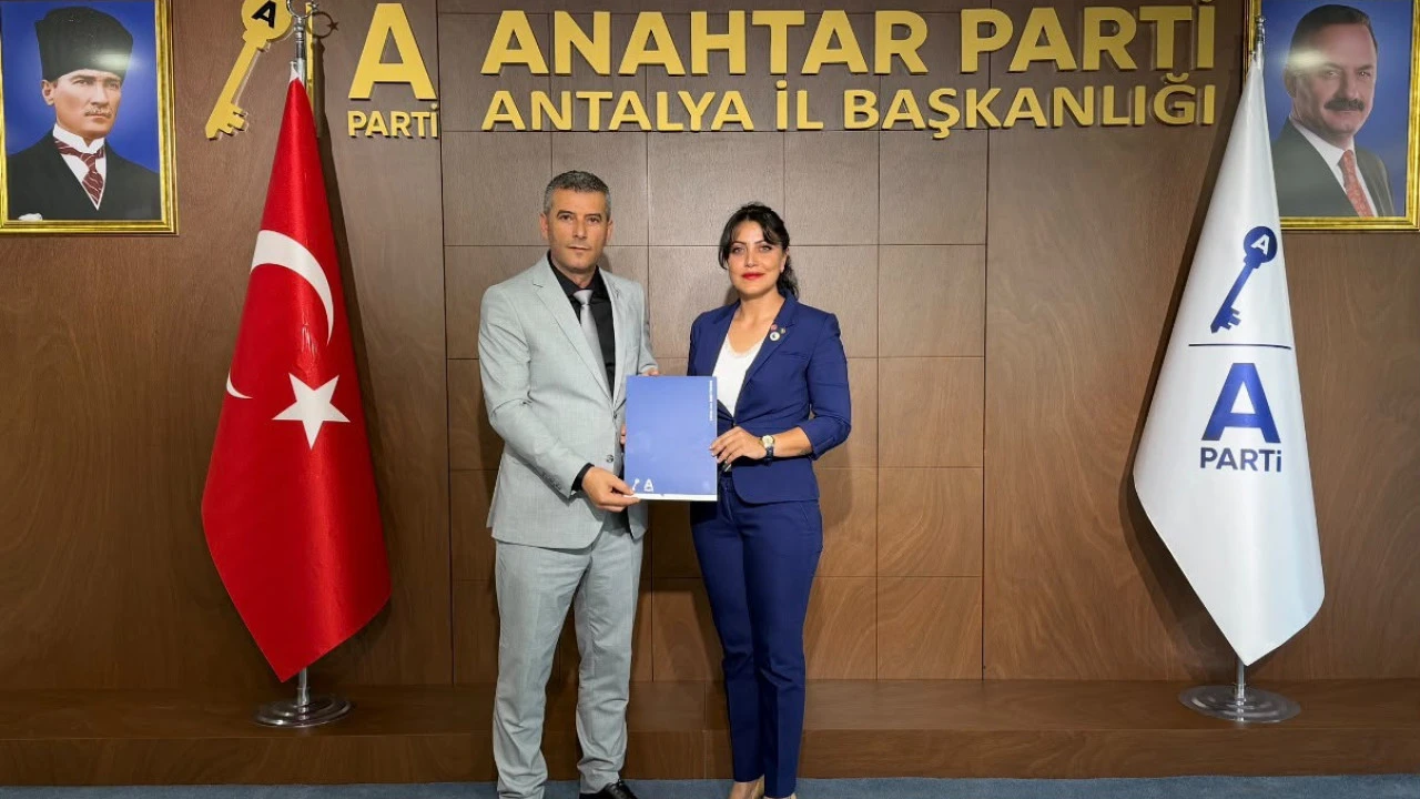 Anahtar Parti Konyaaltı'na yeni başkan atandı