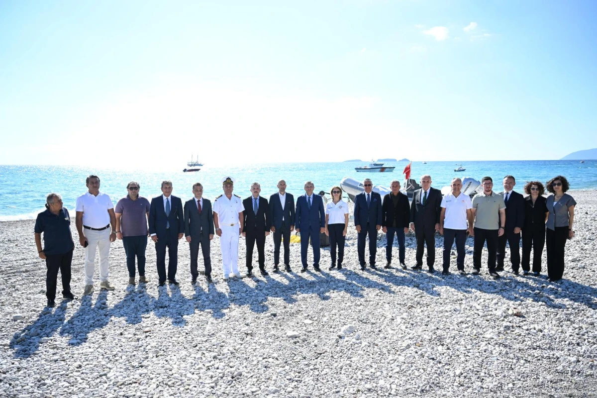 Antalya Kemer'de Tekirova Sahili&rsquo;nde deniz yaşamı korunuyor