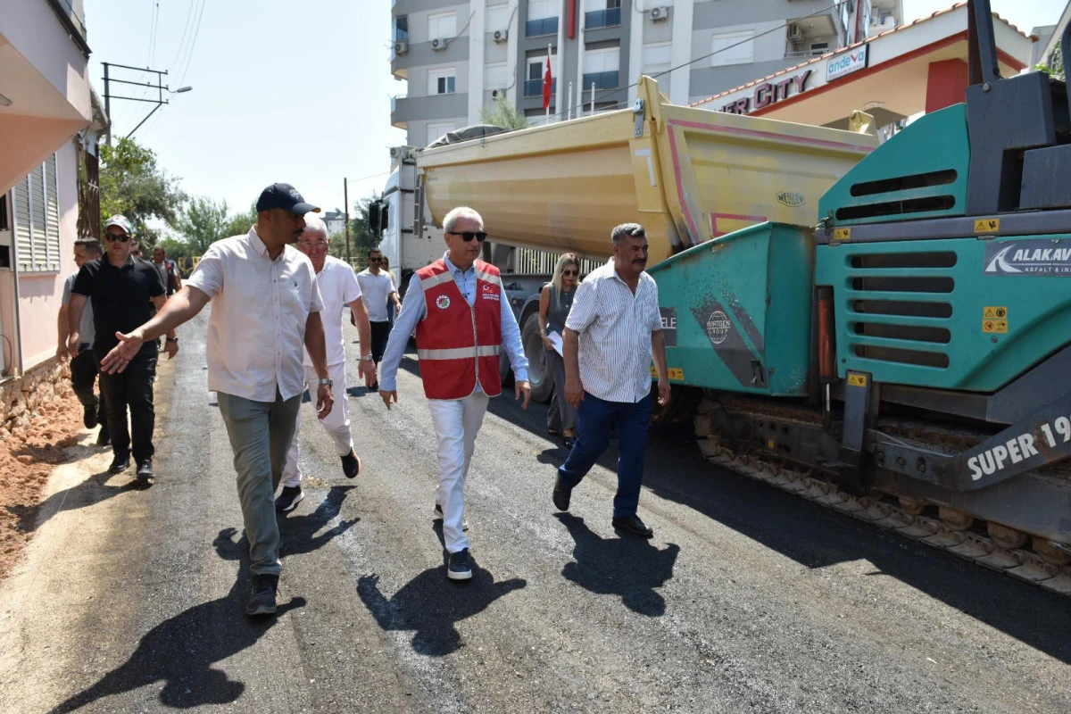 Antalya Kepez&rsquo;de 1300 metrelik asfalt! 7 sokak yenileniyor