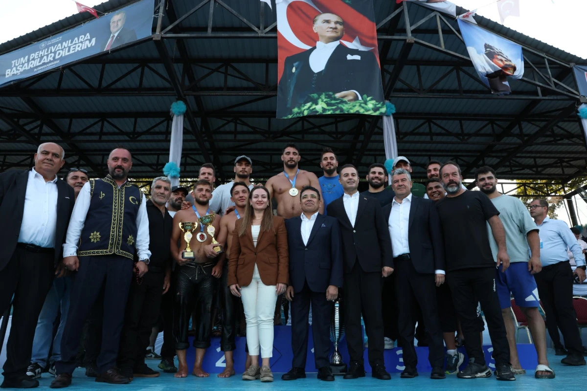 Kurtdereli Yağlı G&uuml;reşleri&rsquo;nde kemer Mustafa Taş&rsquo;ın oldu